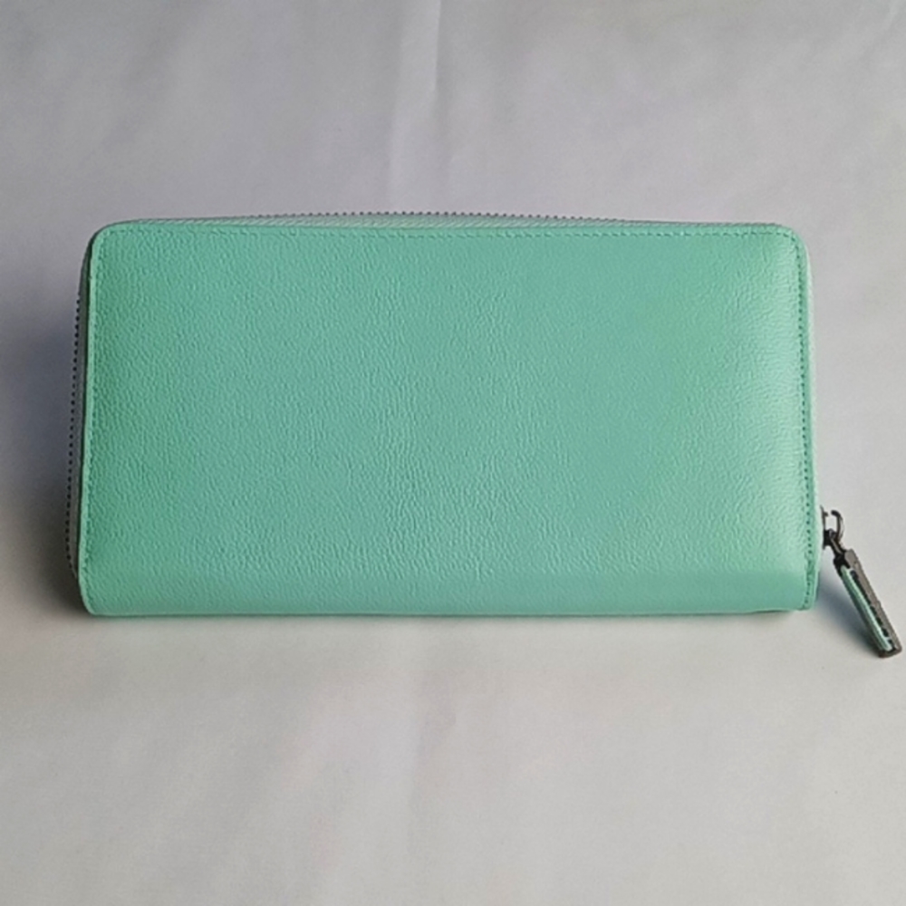 Bveyzi RFID Protection Women's Wallet.